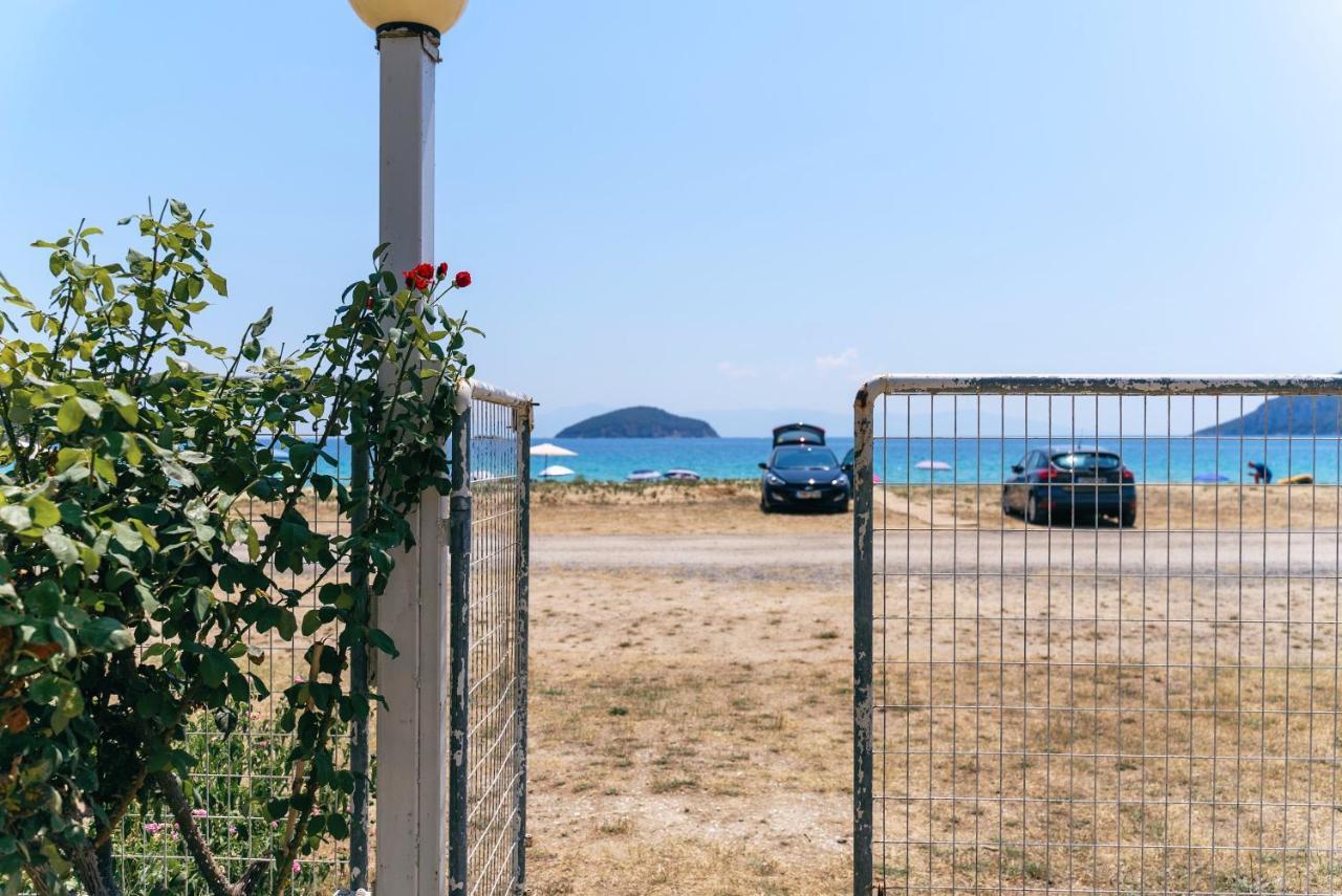 Apartamento Aqua Heaven Nea Iraklitsa Exterior foto